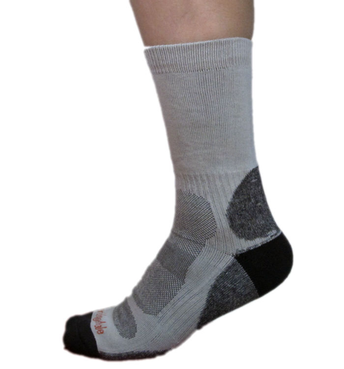 Full 6 pairs of mixed models outdoor sports socks with thickened terry shock-absorbing bamboo fiber high-tube quick-drying socks for foreign trade winter