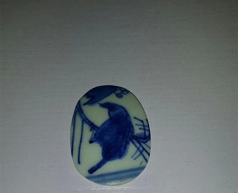 Personality Ancient Porcelain Pendant Necklace Pendant Antique Collection Qing Dynasty Birds Playing on the Branch Picture Blue and White Old Porcelain