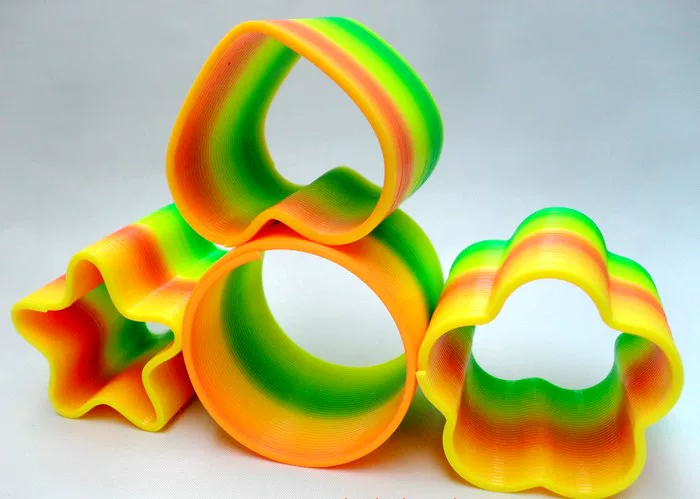 Классная игрушка, пластиковый Slinky, ностальгия, 4 штуки