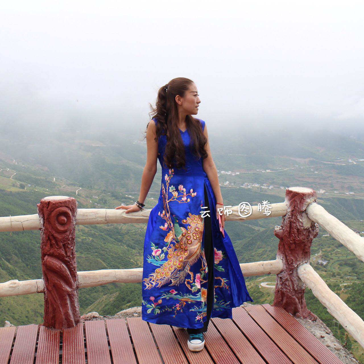 Cloud decoration totem original design women's long dress dress Ethnic style hand embroidery Peacock silk satin high split skirt