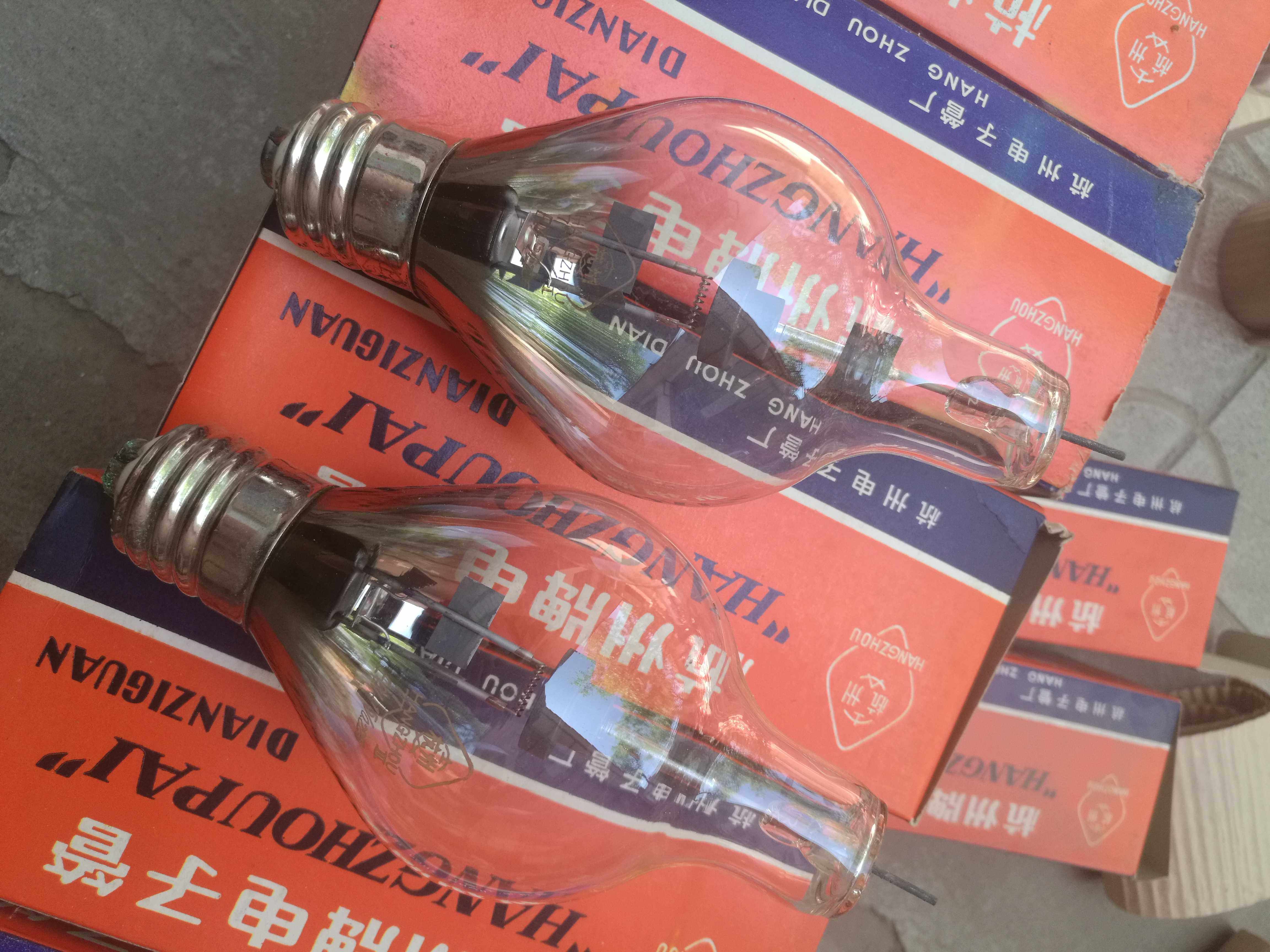 New vacuum tube original box original certificate half-wave charging tube big red box Hangzhou EQ1-15 0 225 seventies