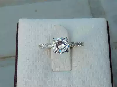 Simple four-claw female ring 18k White Gold Carat Gold Carat mothan bare stone single row small Diamond D color moisanishi