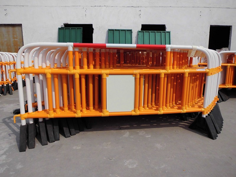 PVC plastic guardrail High toughness mobile guardrail guardrail Road construction isolation fence anti-collision fence 2 meters