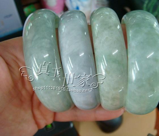 Jade Ice-Type Water-Hydrated Emerald Color Bracelet, Light Green with Floral Patterns, Burmese Jade Bracelet for Women, Green Bracelet, Versatile Jade Ice-Type Water-Hydrated Emerald Color Bracelet, Light Green with Floral Patterns, Burmese Jade Bracelet for Women, Green Bracelet, Versatile