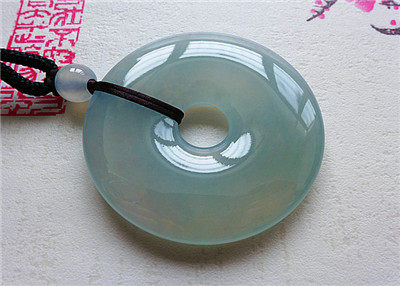 Mingkai Jadeite, Myanmar Laokeng Natural A Jadeite Ice Seed Fluorescent Large Jadeite Safety buckle A Cargo Belt Certificate