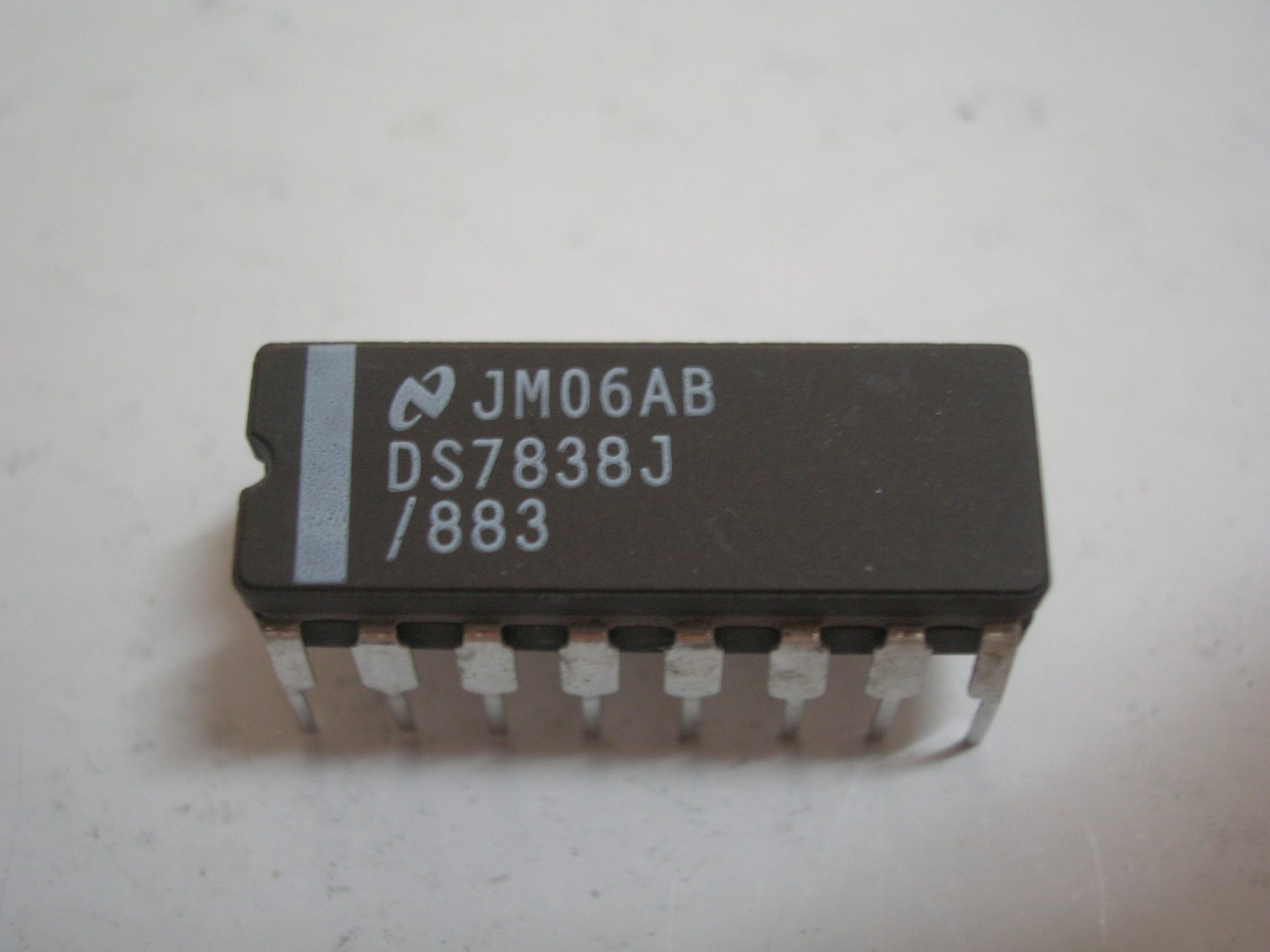 DS7838J 883 CDIP16 brand new original quality assurance spot inventory can be shot directly