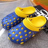 Модные нескользящие тапочки в стиле Crocs подходит для мужчин и женщин на платформе, износостойкая пляжная обувь, мюли, босоножки, закрытый носок, мягкая подошва