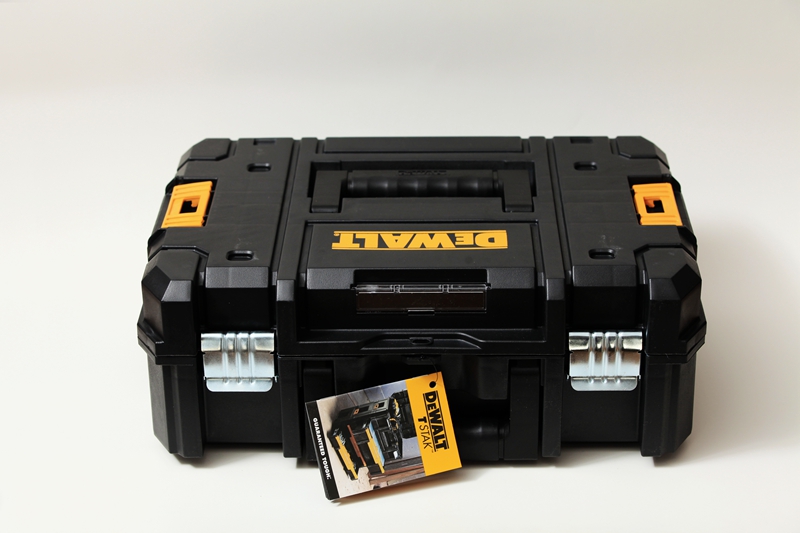 (DEWALT Weiwei Tstak series toolbox DWST17807)