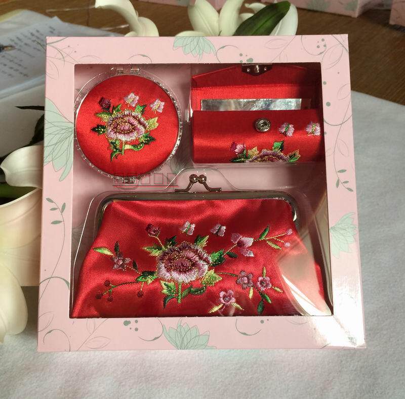 Suzhou Silk embroidered suit mirror mouth red box embroidered zero wallet Three sets of gift box upscale gift giving gift