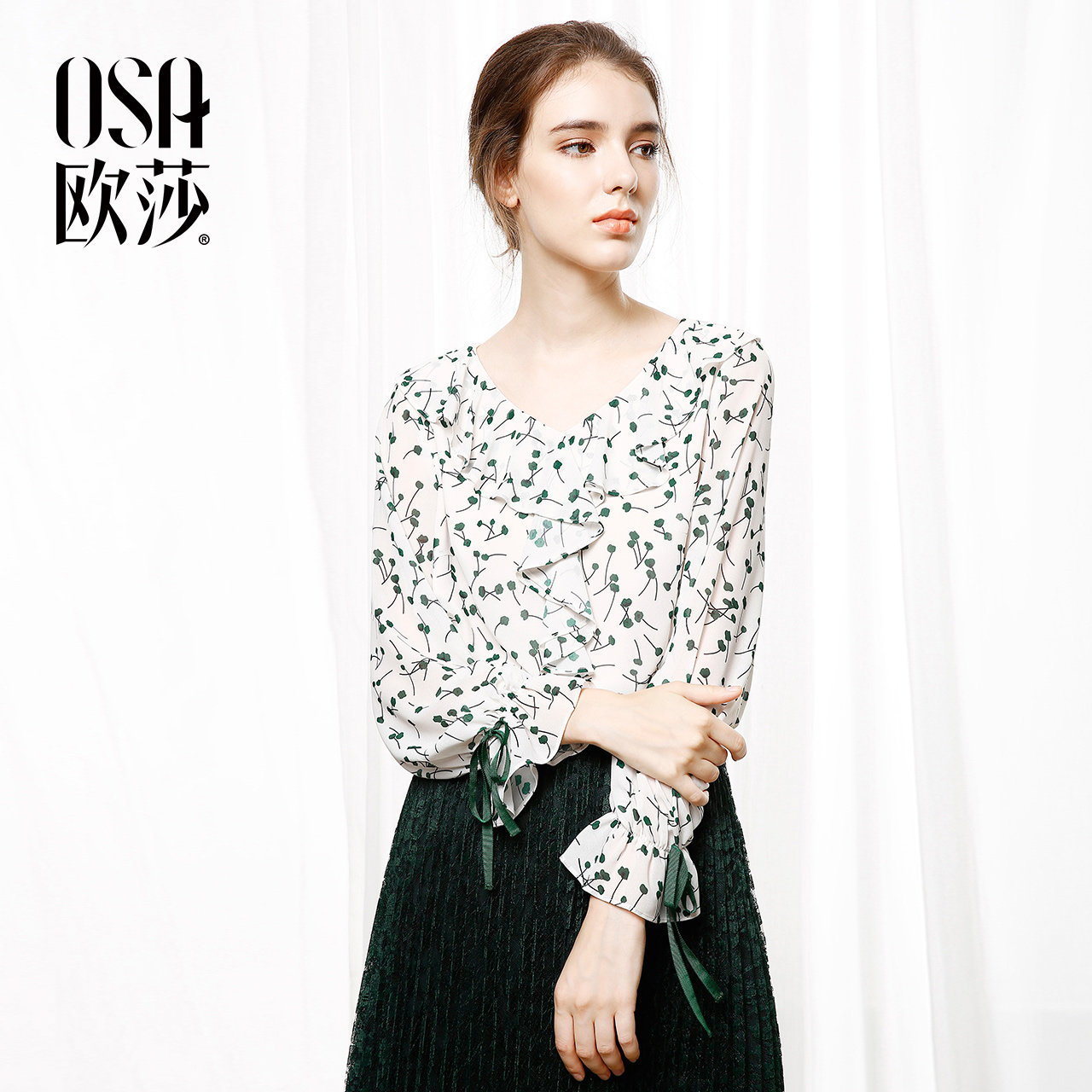OSA欧莎 2017秋装新款女装V字领清新印花长袖雪纺衫宽松碎花上衣