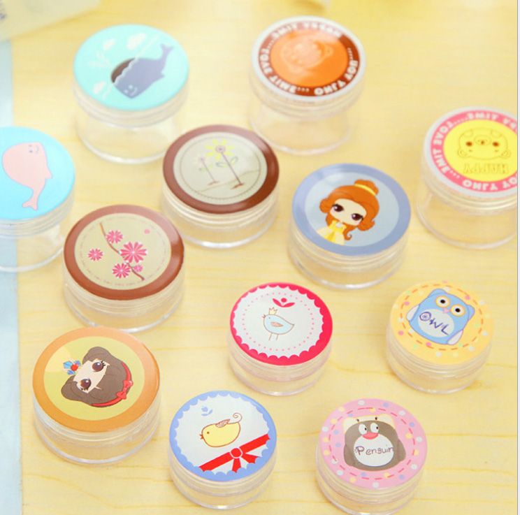 Cosmetics Plastic Split Bottle Travel Portable Cartoon Cream Bottle Bulk Powder Split cartridges Split Small Spoon 2 clothes
