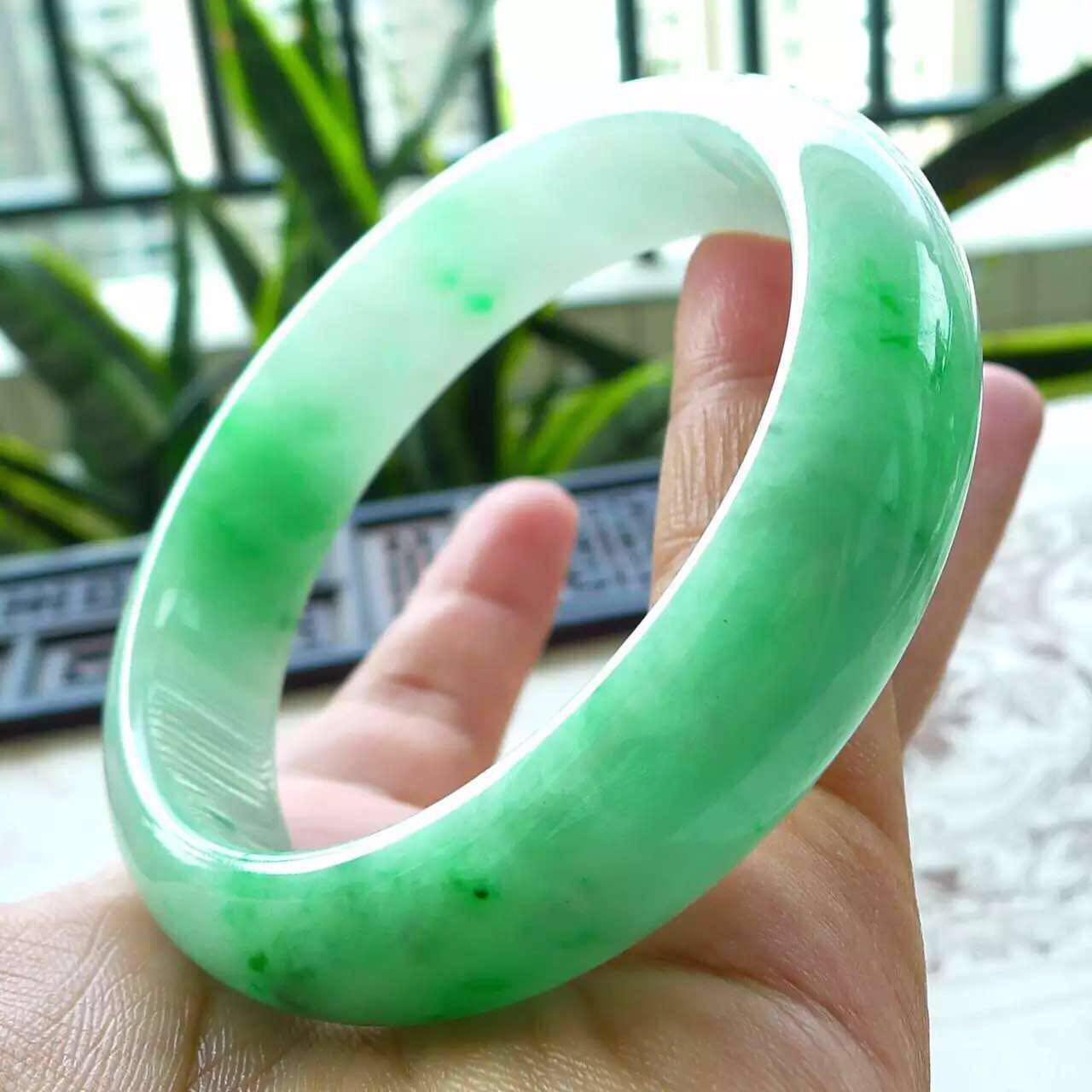 Minkai Emerald Myanmar Old pit natural A cargo Emerald good breeds of floating green broadside positive dress jade bracelet 58 with certificate