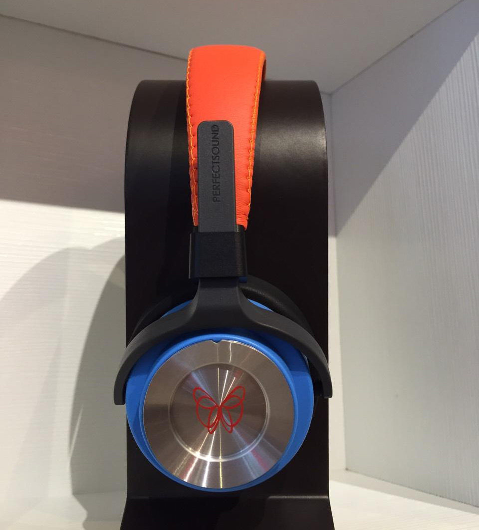 Play in the Beauty Sound PerfectSound m100s Upgraded Version Headphones (orange)