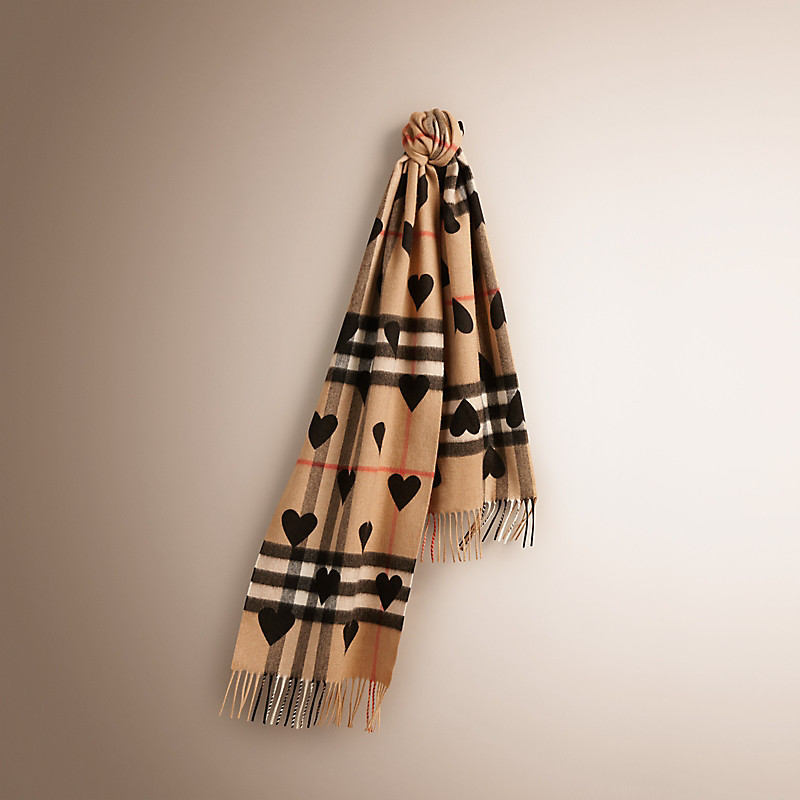 Burberry博柏利 心形图案经典格纹羊绒围巾 39937481