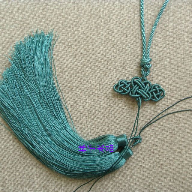 Pure hand made diy car pendant stream Su to play the stream Sui natural white crystal spike