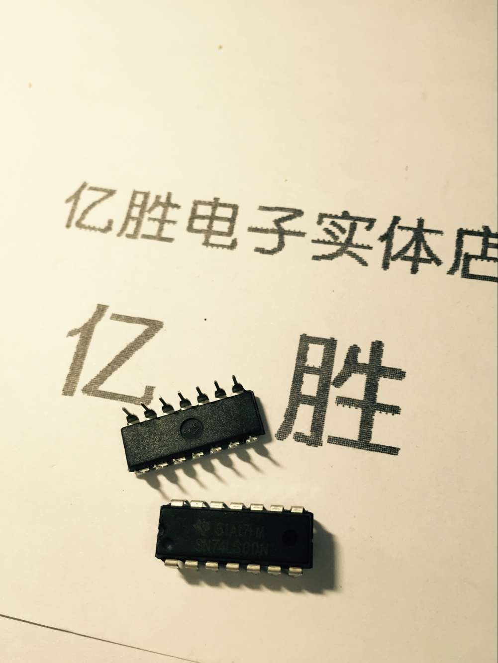 New SN74LSOON inverter DIP14 integrated circuit SN74LS00 original TI spot hot sale