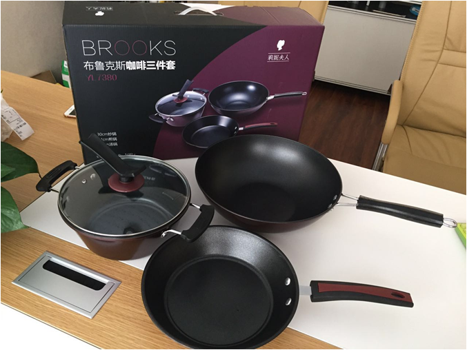 Color high-grade pot three-piece wok frying pan soup pot set Advertising promotion opening gift Employee benefits