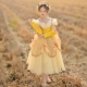 Váy công chúa hoa fluffy hoa cô gái dài cưới cô gái từ vai váy trẻ em váy dạ hội màu vàng quý phái