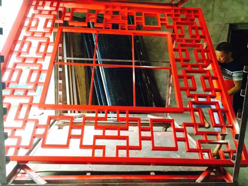 Wujiang Stainless steel lattice double-sided modeling iron through flower paint Stainless steel world map custom lattice