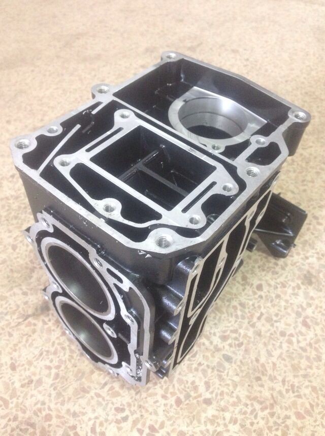 The aircraft 2 punch 9.9 15 18 horsepower off-board motor thruster engine box complete original assembly