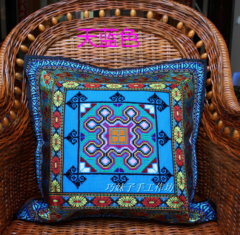 Ethnic style hand-embroidered cushion pillow cushion Chinese embroidery pillow cushion Guangxi Zhuang Jinxiu pillow cushion