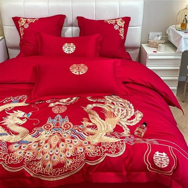 New Chinese wedding red four-piece set dragon x phoenix embroidered quilt cover cotton bed linen wedding bedding
