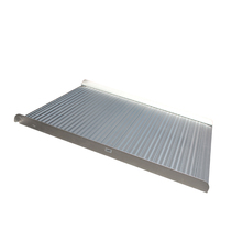 Plaque de rampe descalier rampe pliante sans obstacle canal de rampe en aluminium doré tables et chaises supérieures et inférieures combinées avec des marches de déchargement de cargo