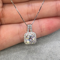 18K white gold color gold pendant 50 points D color Mok imported Mulberry stone square circumference pendant 1 1 5 2 carats with necklace