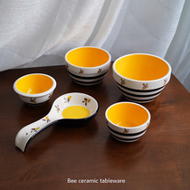 Cute hand-painted illustrator style honeybee pattern ceramic size bowls spoon tofacial bowls pastry bowls rice bowls rice bowls salad bowls