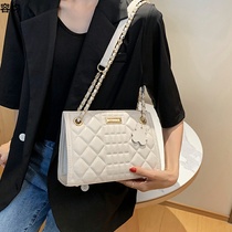 Large capacity bag 2020 new summer Net red diamond chain shoulder bag fashion Wild Lady shoulder bag