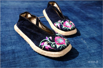 Dong old embroidered hand-made old embroidered piece old cloth embroidered shoes A