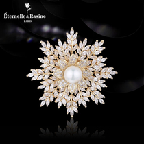 France Eternelle snowflake series European and American retro corsage temperament brooch high-grade scarf buckle birthday gift