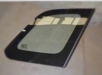 Suitable for Changan Suzuki new Vitra rear column window glass rear triangle glass rear window glass