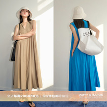 Amyy Studios imports creaty fashion fabric holiday sensation vettering v collar sleeveless dress