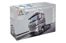 Italeri 1 24 tractors model Mercedes Benz Actros MP4 Gigaspace 3905