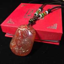 Natural Persimmon Red Old Agate Sculpture Duozodiac Zodiac Golden Chicken Pendant Pendant Pendant Necklace Pendant this life