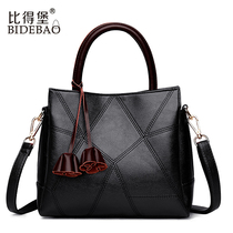 Bag Womens Bag New 2019 Autumn and Winter Explosive Middle-aged Mother Portable shoulder bag Large Capacity Joker
