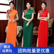 Catwalk cheongsam young high-end improved performance clothing long middle-aged and elderly temperament elegant size thin Chinese style