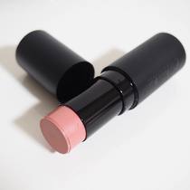 (Spot) Japanese counter CELVOKE natural organic portable blush stick paste to enhance the color