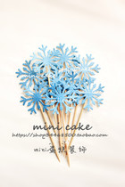 Baked cake decorated with multi-colored snow slot for Christmas birthday party dessert layout dessert dressing items