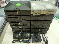 Used Microsoft XBOX host XBOX generation game console XBMC homemade 2TB hard drive with handle power supply