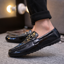 2021 spring lazy shoes mens casual shoes mens Korean version breathable mens shoes Mens students bright leather Doudou shoes men