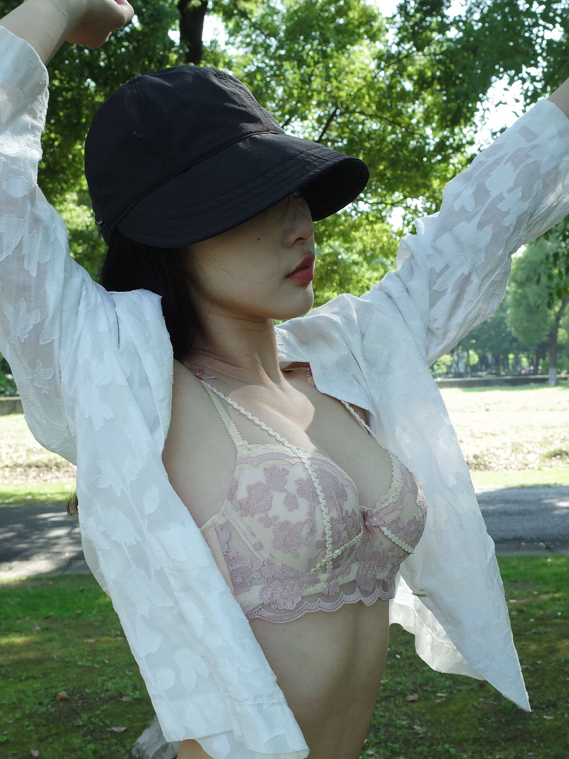 宝诗嫣法式小胸轻聚拢内衣 薄款白色蕾丝文胸 无钢圈舒适不勒 性感套装成套搭配