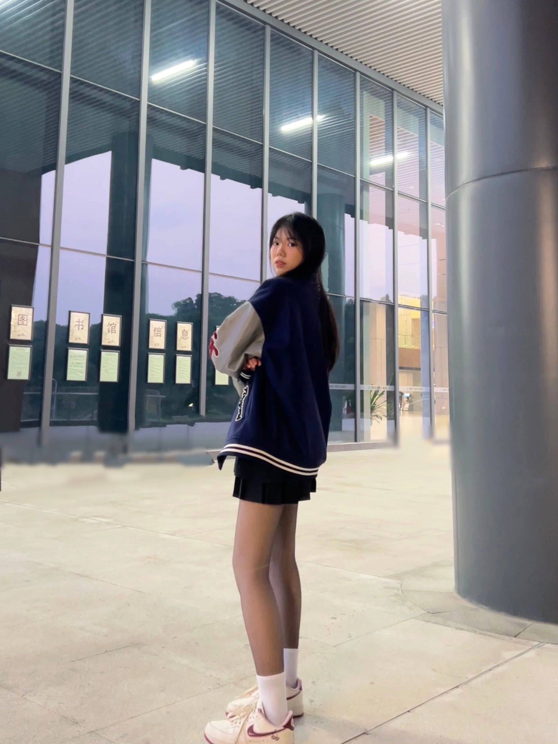 小野和子冬季黑丝光腿神器 加绒双层设计保暖不臃肿 替换装方便实用