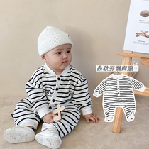 ins Korean version of baby jumpsuit 2021 autumn super cute Net red male baby climbing clothes