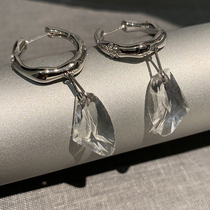 Boonee◆ Design a light luxury surface gemstone pendant with a slim earring face with a thin and high ear ornament