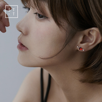 Mrs. t Shen S925 sterling silver personality Sweet Red Love earrings female students a arrow fashion design earrings