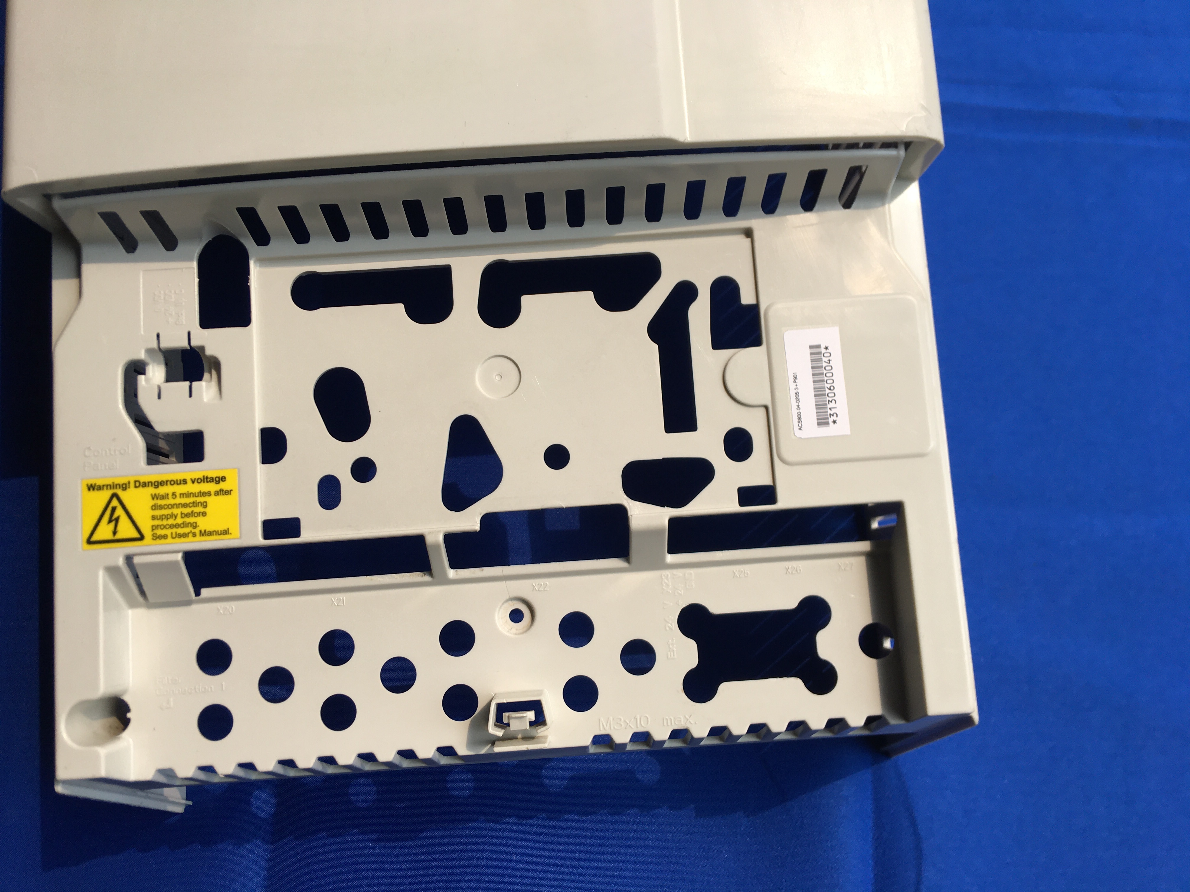 ABB frequency converter ACS800 series 75 90110 132kw plastic terminals plastic housing plastic shell