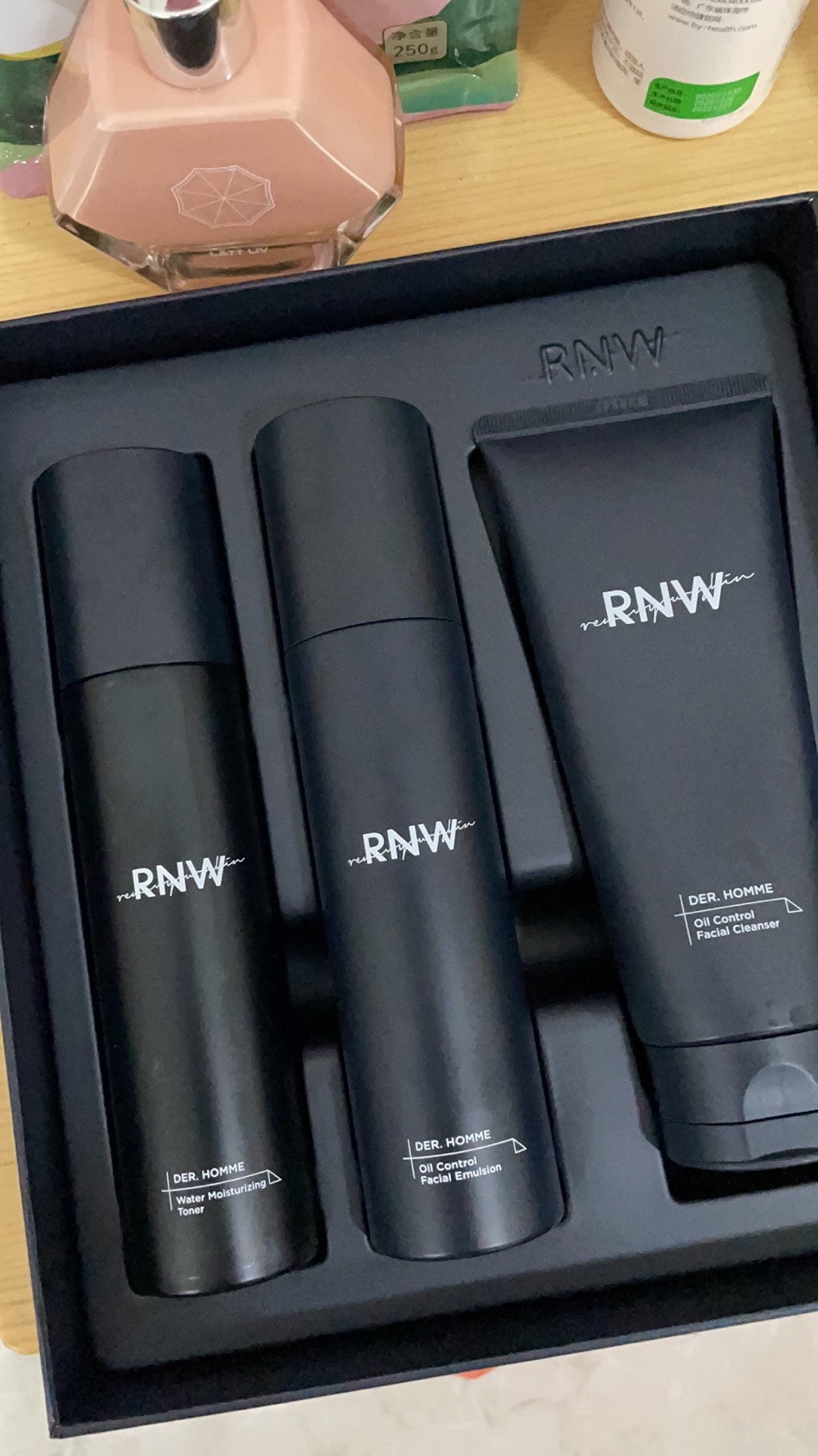 rnw男士水乳套装护肤品测评怎样？优缺点解密好不好？