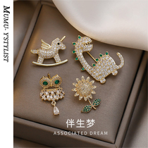 Mumu brooch 2021 New Tide high-end women anti-light brooch buckle pin accessories fixed clothes niche